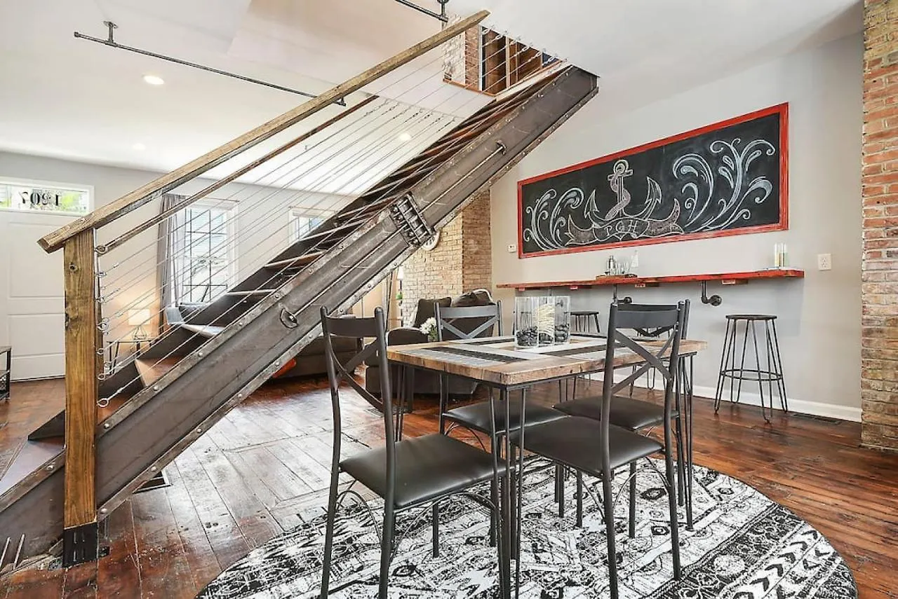 Boat House - Beautiful Custom Space, Two King Beds Pittsburgh