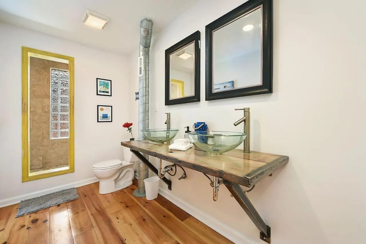 Boat House - Beautiful Custom Space, Two King Beds Pittsburgh États-Unis