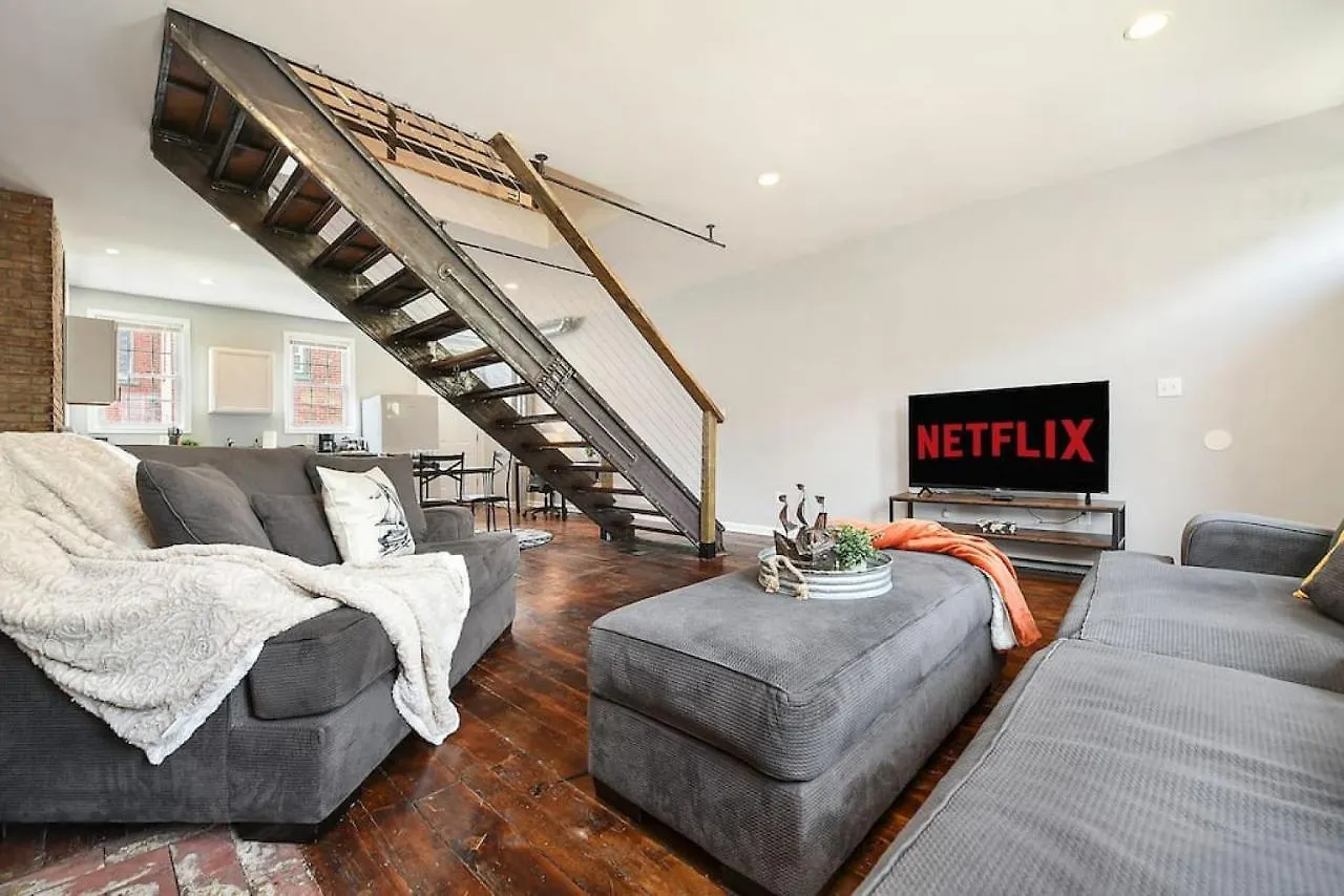Hébergement de vacances Boat House - Beautiful Custom Space, Two King Beds Pittsburgh
