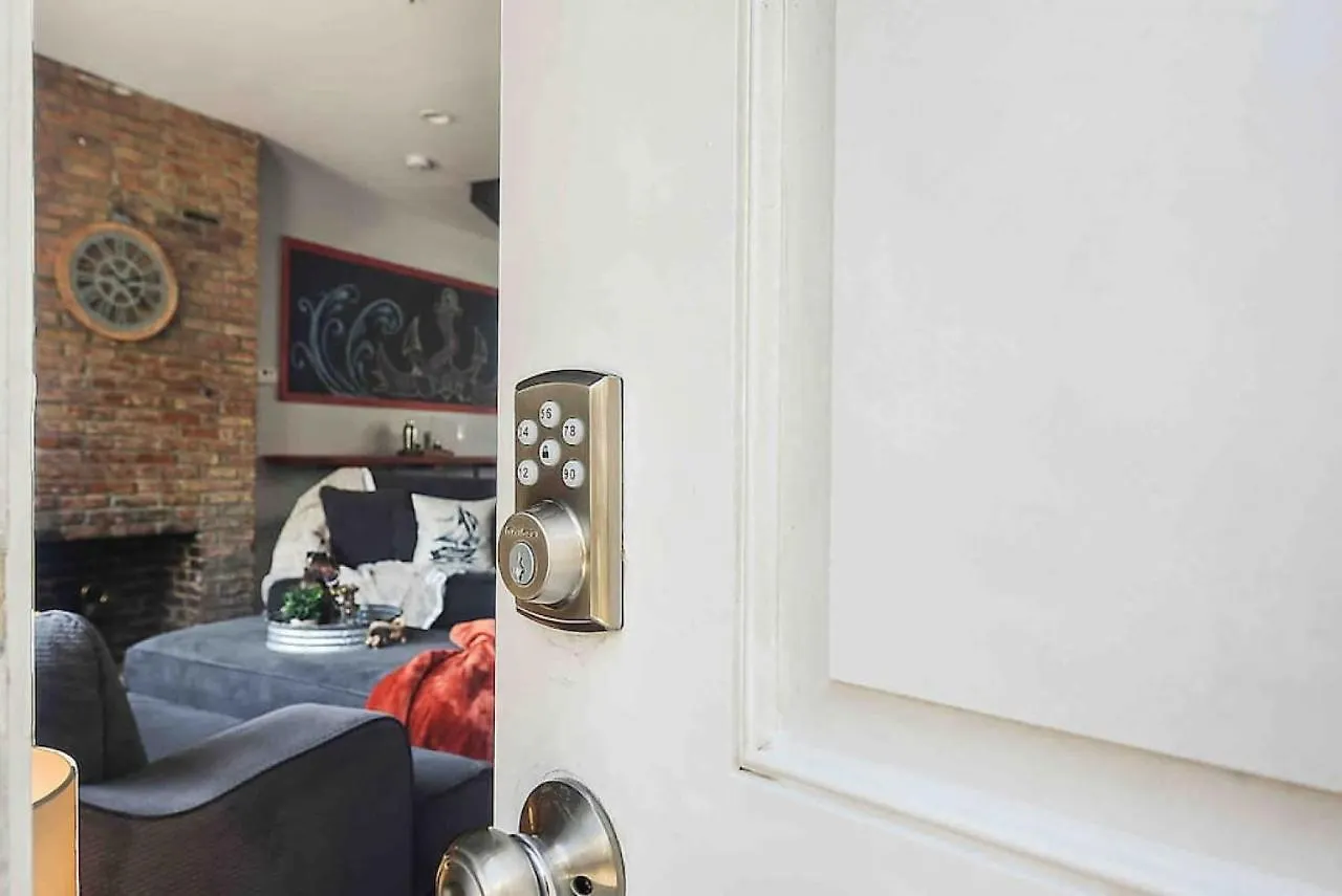 Hébergement de vacances Boat House - Beautiful Custom Space, Two King Beds Pittsburgh