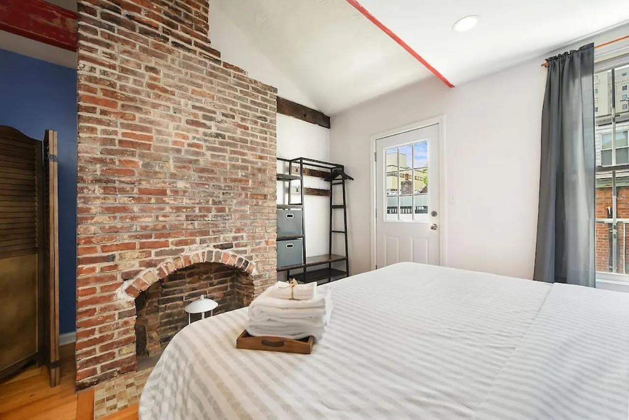 Boat House - Beautiful Custom Space, Two King Beds Pittsburgh 0*,  États-Unis