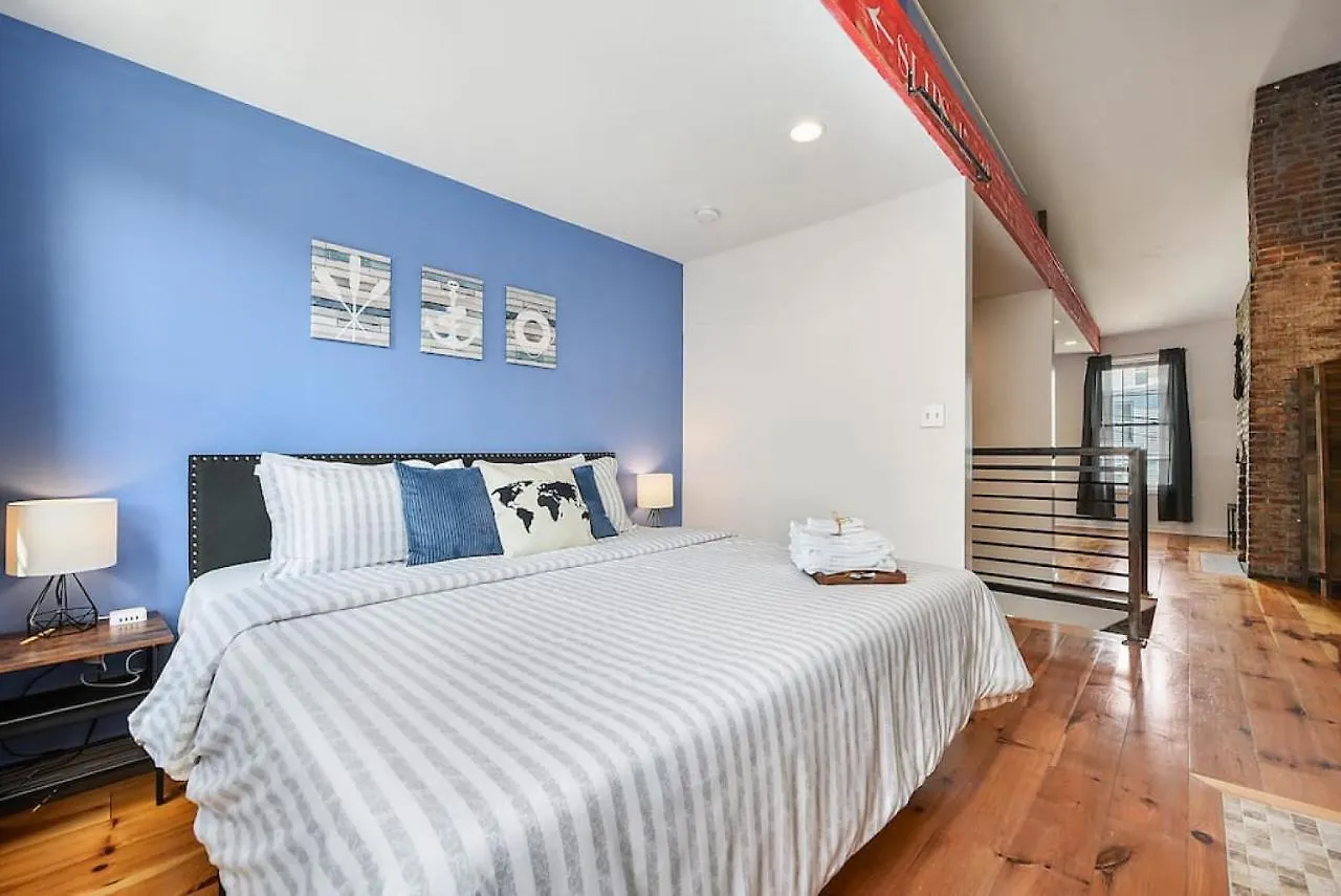 Hébergement de vacances Boat House - Beautiful Custom Space, Two King Beds Pittsburgh
