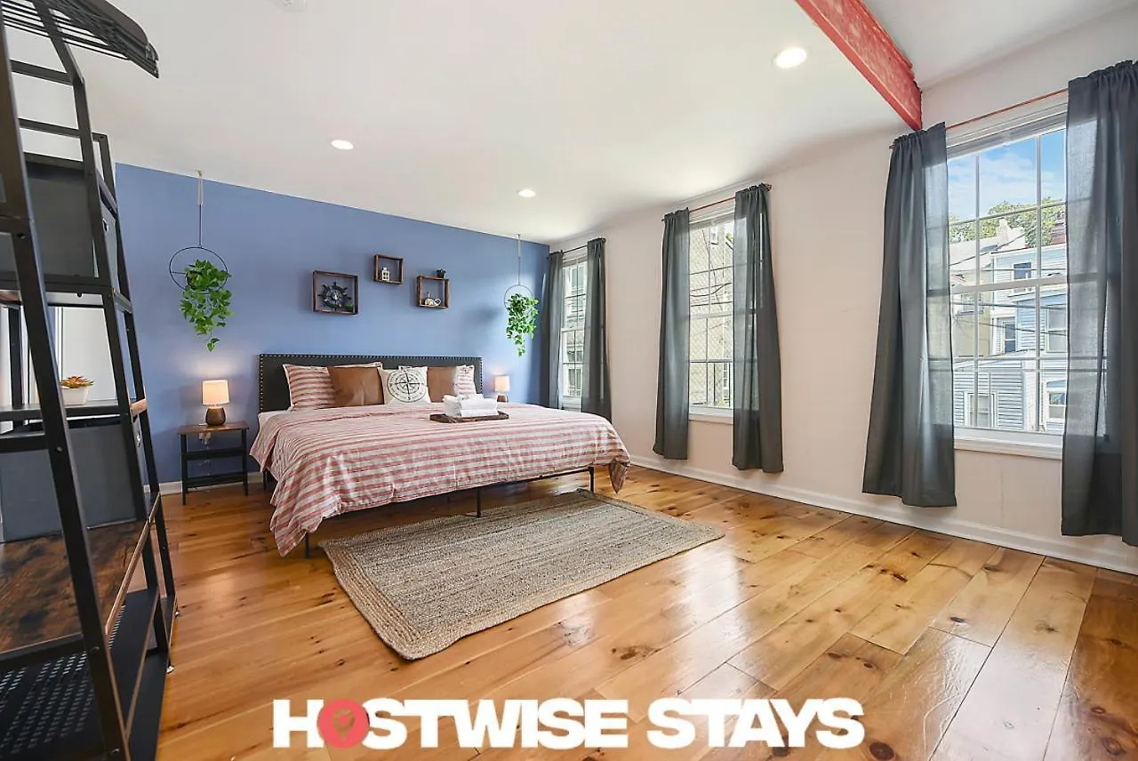 Boat House - Beautiful Custom Space, Two King Beds Pittsburgh 0*,  États-Unis